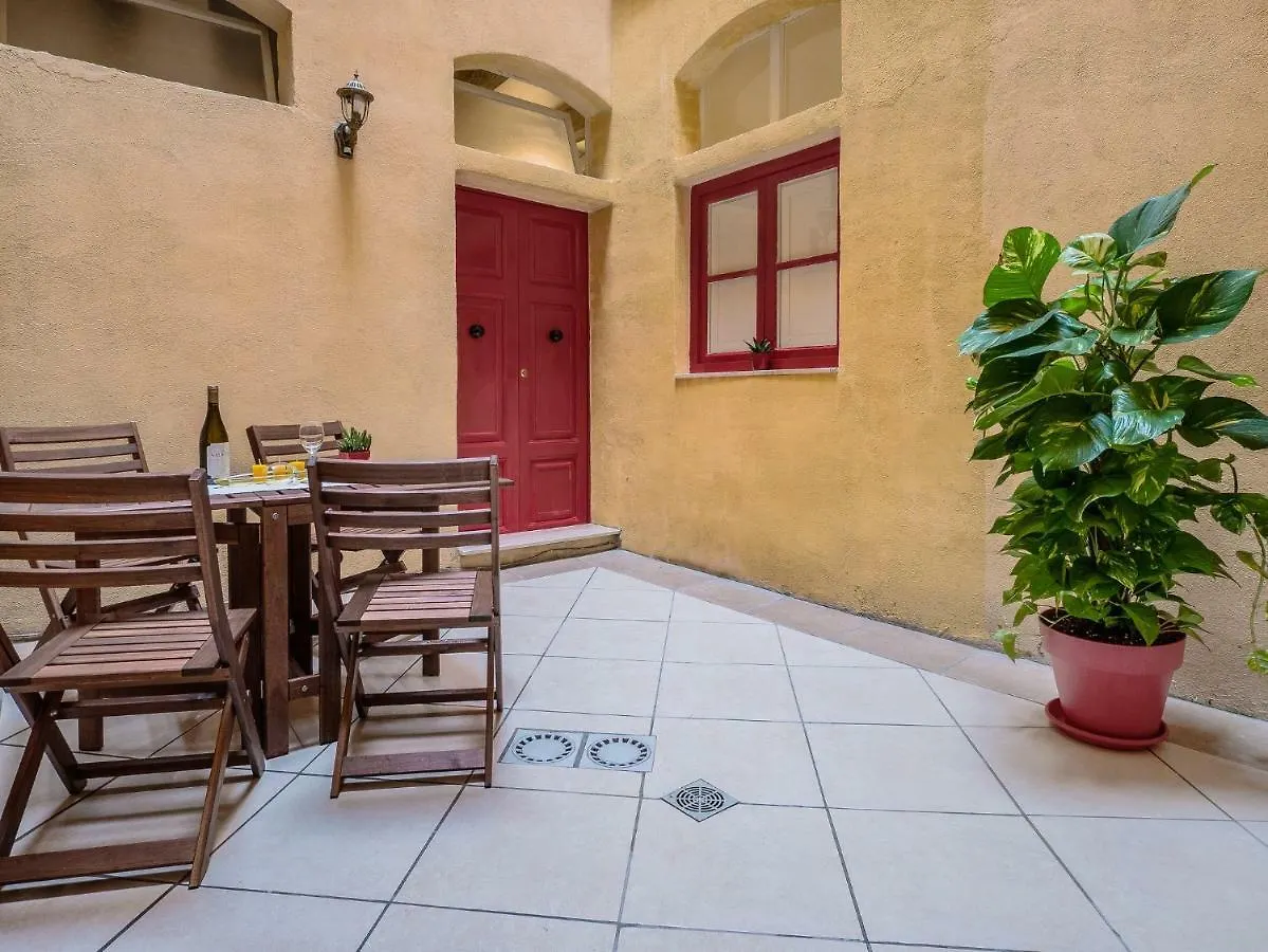 Valletta Main Street Apartment Malta